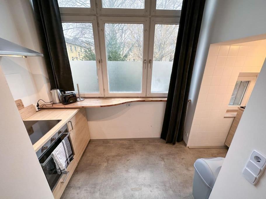 Modern City Apt. -With 2 Tv, Netflix And Work Desk Essen Exteriör bild
